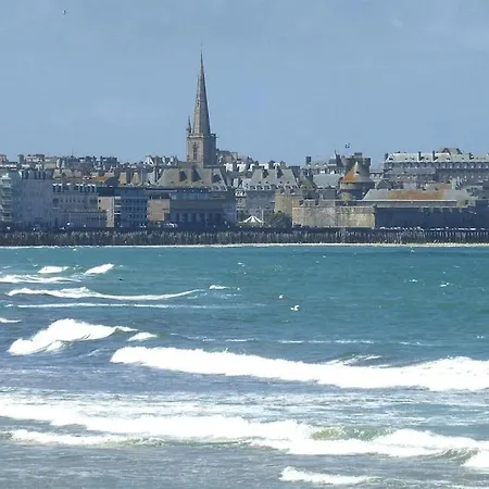 Дом отдыха Charming Breton Home, St Malo *