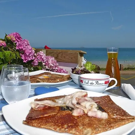 Дом отдыха Charming Breton Home, St Malo Сен-Мало
